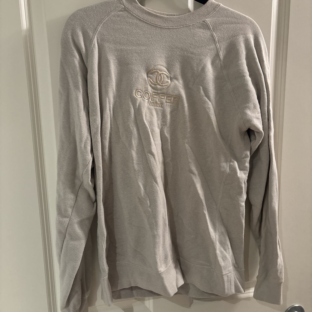 Embroidered crew neck